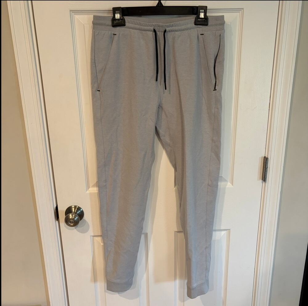 Old Navy Active Dynamic Fleece 4-Way Stretch Jogger Gray Medium